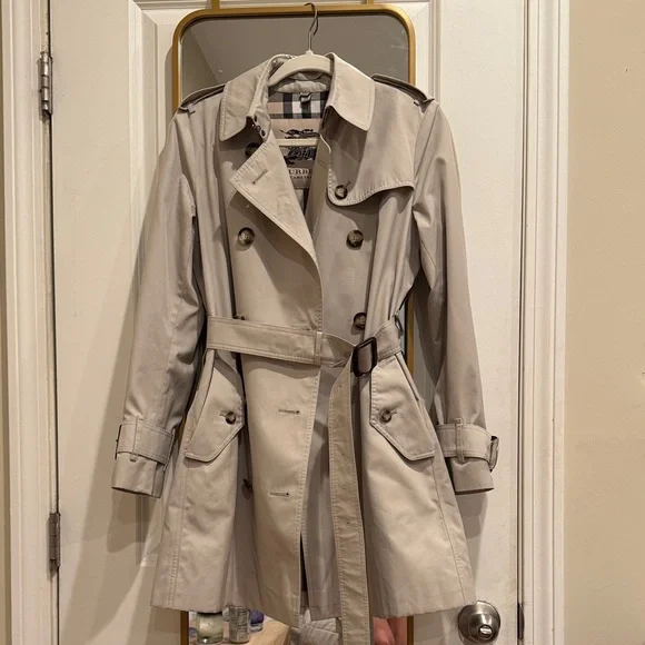 Burberry Women's Classic Beige Trench Coat - Picture 2 of 5